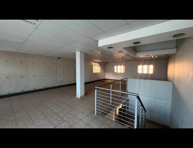 677M² WAREHOUSE TO LET IN LINBRO PARK